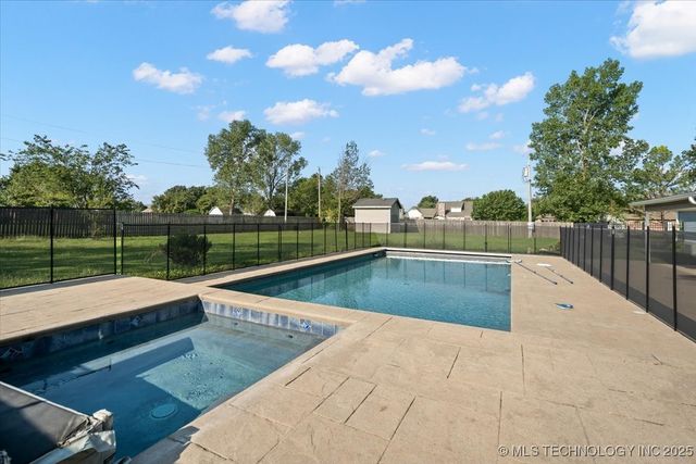 15412 E 78th Street N, Owasso, OK 74055