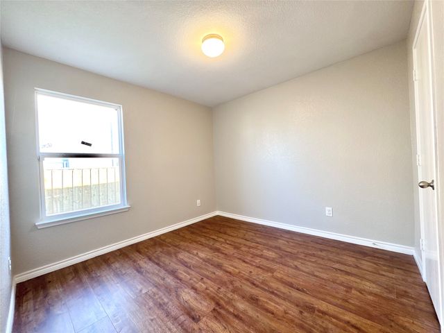 2435 Silverado Trail, Grand Prairie, TX 75052