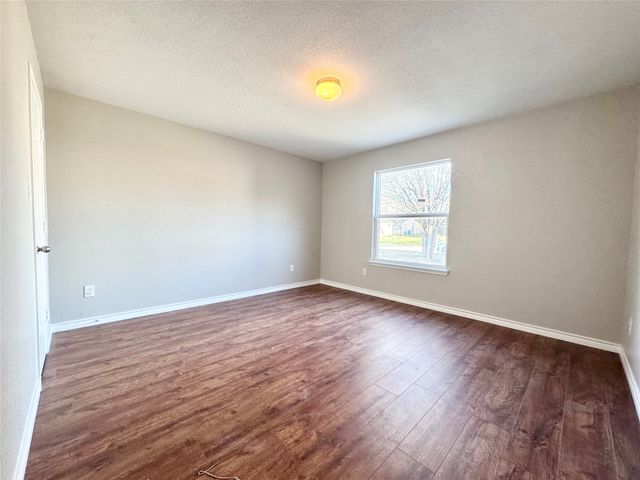 2435 Silverado Trail, Grand Prairie, TX 75052