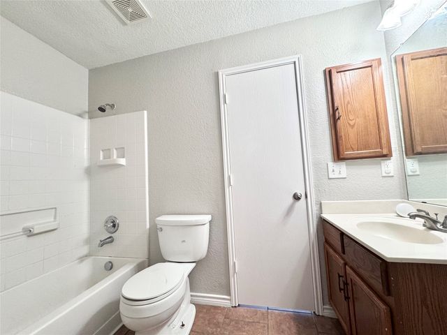 2435 Silverado Trail, Grand Prairie, TX 75052