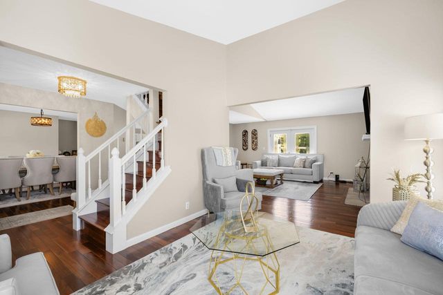 8700 S 13th STREET, Oak Creek, WI 53154