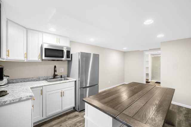 8700 S 13th STREET, Oak Creek, WI 53154