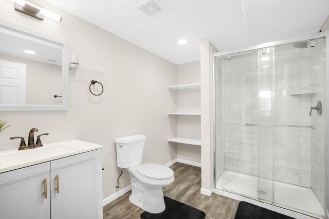 8700 S 13th STREET, Oak Creek, WI 53154