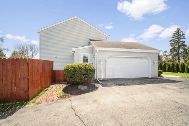 8700 S 13th STREET, Oak Creek, WI 53154