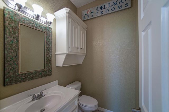 69 La Costa Drive, Montgomery, TX 77356