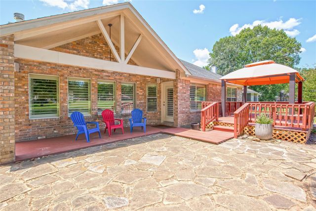 69 La Costa Drive, Montgomery, TX 77356