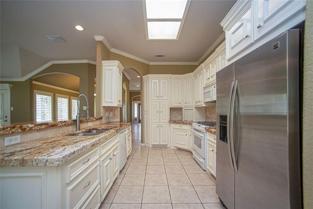 69 La Costa Drive, Montgomery, TX 77356