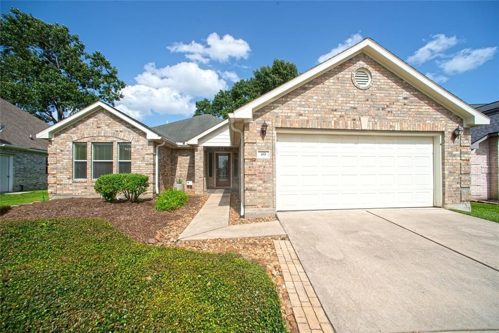69 La Costa Drive, Montgomery, TX 77356