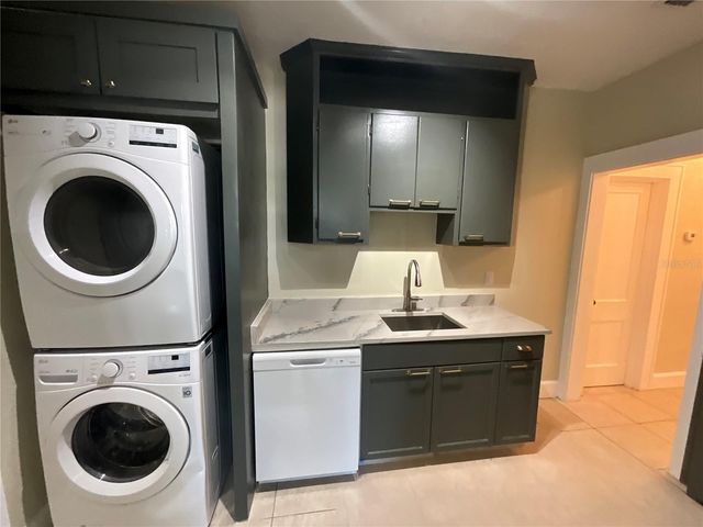 2610 CENTRAL AVENUE 1, St Petersburg, FL 33712