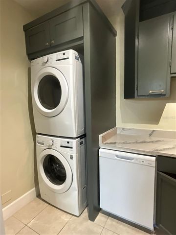 2610 CENTRAL AVENUE 1, St Petersburg, FL 33712