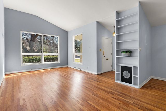 742 Pine Street, Deerfield, IL 60015