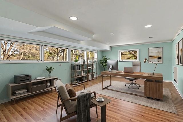 742 Pine Street, Deerfield, IL 60015