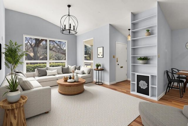 742 Pine Street, Deerfield, IL 60015