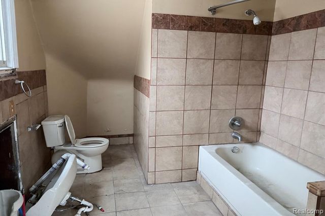 5105 Seyburn Street, Detroit, MI 48213