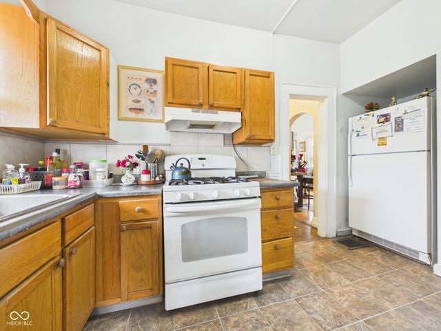 809 College Drive, Anderson, IN 46012