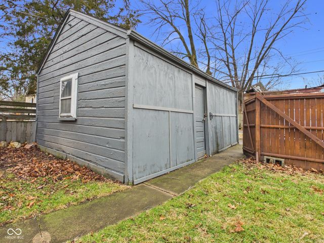 809 College Drive, Anderson, IN 46012