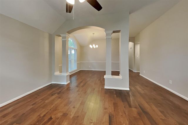 7031 Echo Pines Drive, Humble, TX 77346