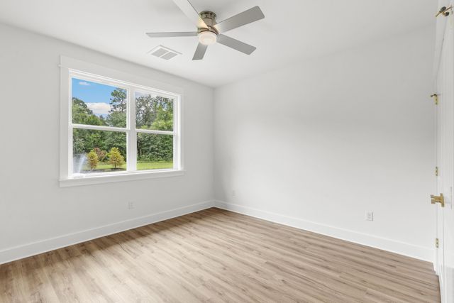 160 Clarke Hill Road, Freeport, FL 32439