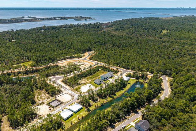 160 Clarke Hill Road, Freeport, FL 32439