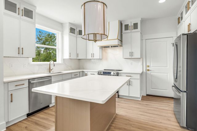 160 Clarke Hill Road, Freeport, FL 32439