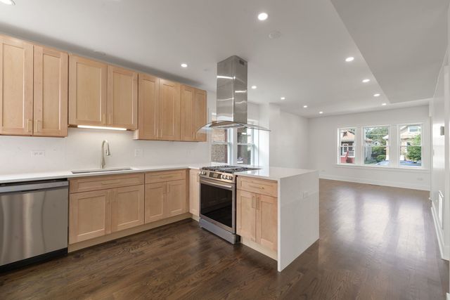 2733 Wesley Avenue, Berwyn, IL 60402
