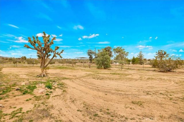57726 Starlight Mesa Road, Yucca Valley, CA 92284