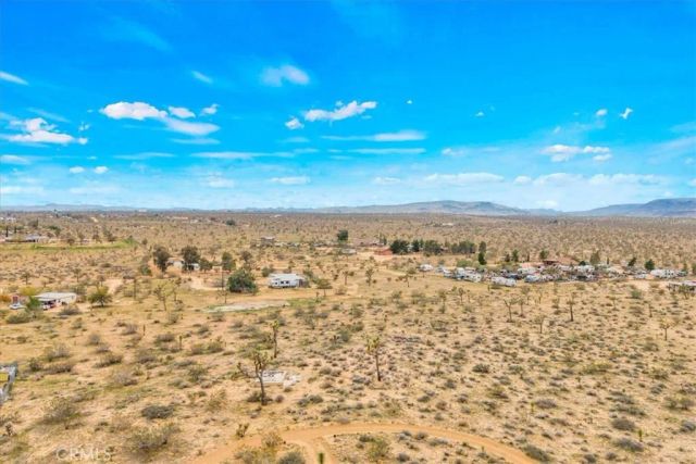 57726 Starlight Mesa Road, Yucca Valley, CA 92284