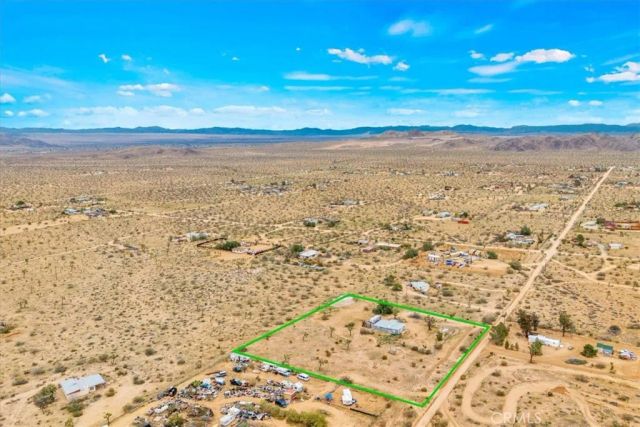 57726 Starlight Mesa Road, Yucca Valley, CA 92284