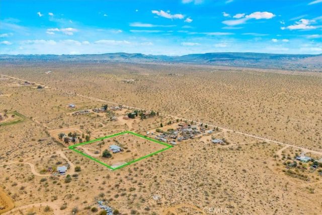 57726 Starlight Mesa Road, Yucca Valley, CA 92284