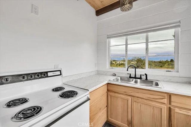 57726 Starlight Mesa Road, Yucca Valley, CA 92284