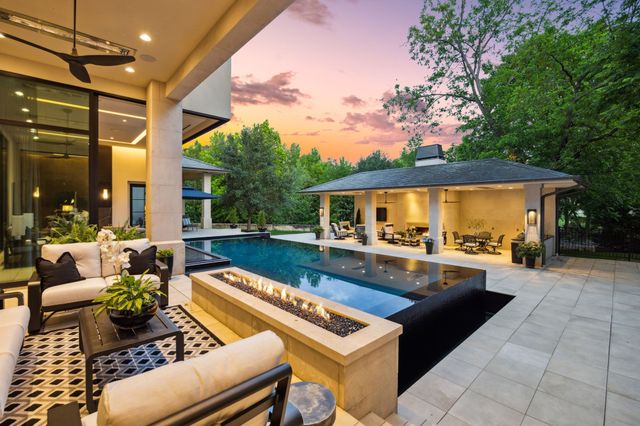 5214 Royal Lane, Dallas, TX 75229