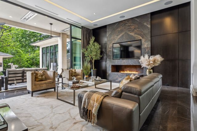 5214 Royal Lane, Dallas, TX 75229