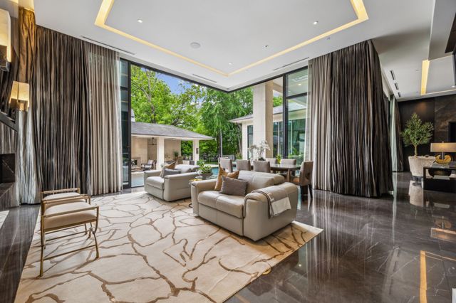 5214 Royal Lane, Dallas, TX 75229
