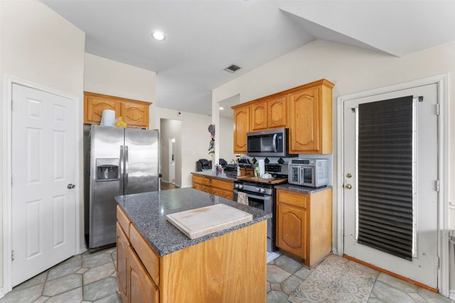 1411 Brittany Lane, Mansfield, TX 76063