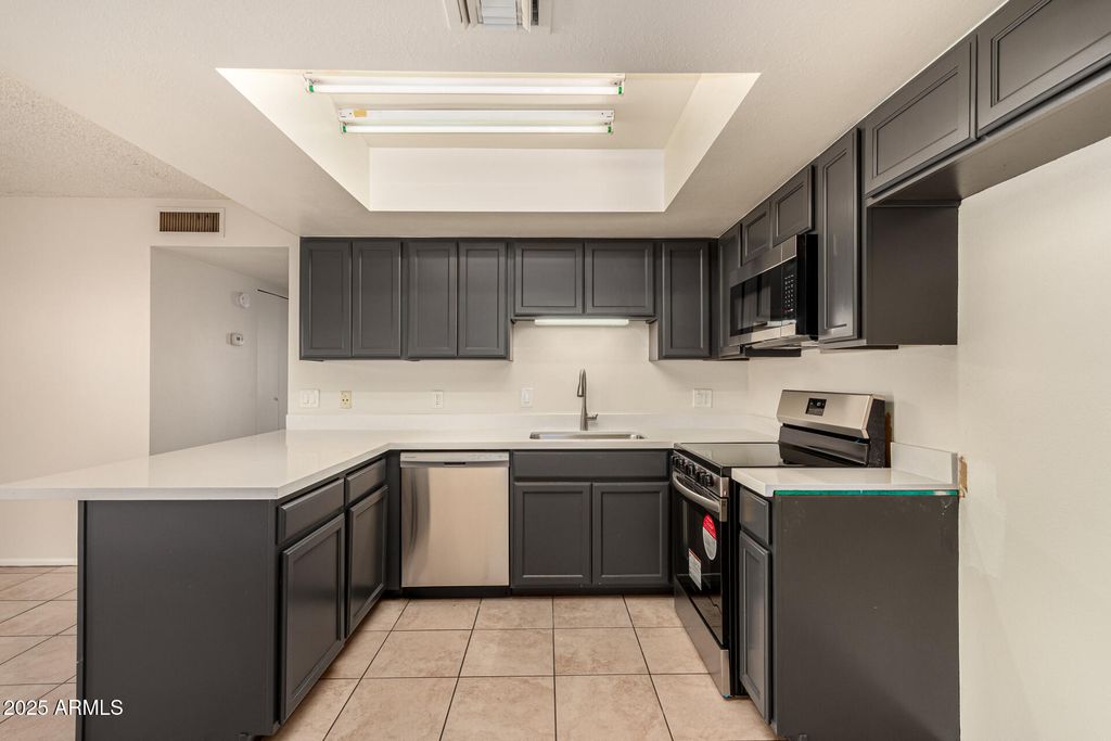 704 N 4TH Street 2, Avondale, AZ 85323