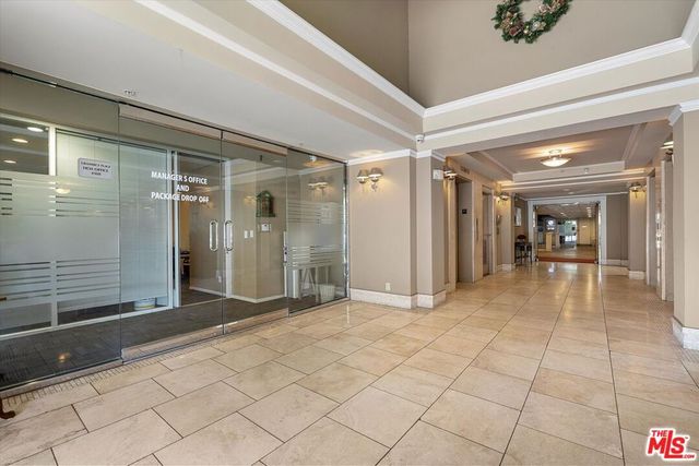 620 S Gramercy Place 327, Los Angeles, CA 90005