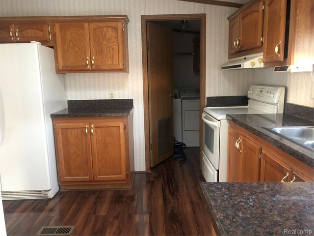 7336 Scotland Circle, Alma, MI 48801