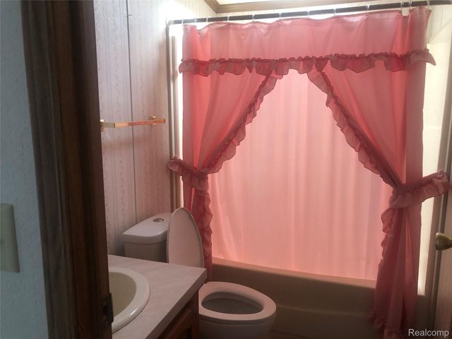 7336 Scotland Circle, Alma, MI 48801