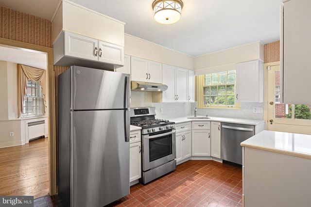 929 BURMONT RD, Drexel Hill, PA 19026