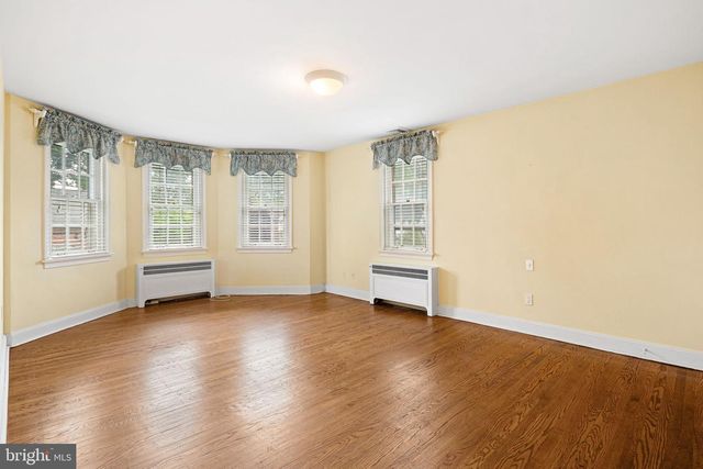 929 BURMONT RD, Drexel Hill, PA 19026