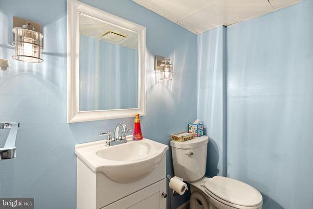 929 BURMONT RD, Drexel Hill, PA 19026