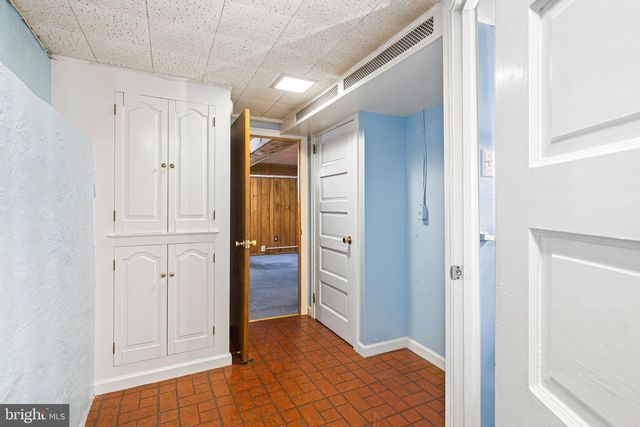 929 BURMONT RD, Drexel Hill, PA 19026