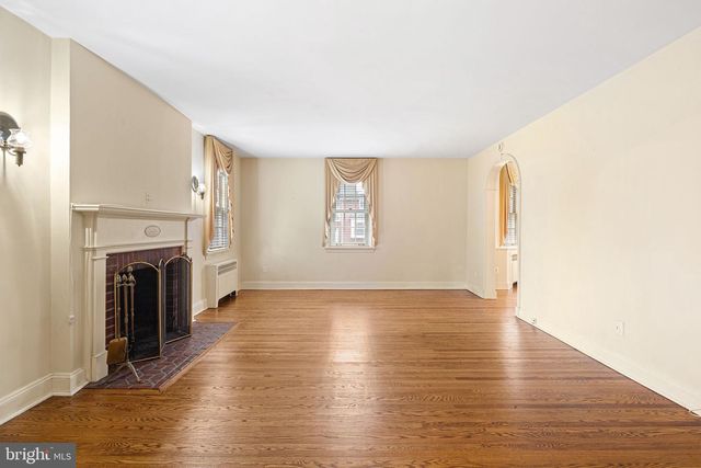 929 BURMONT RD, Drexel Hill, PA 19026