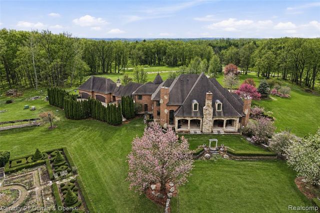 11479 Clyde Road, Fenton, MI 48430