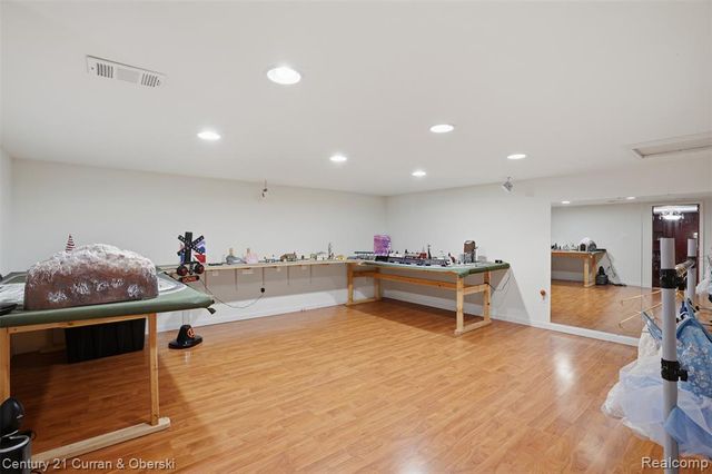 11479 Clyde Road, Fenton, MI 48430