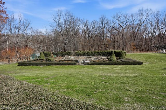 11479 Clyde Road, Fenton, MI 48430