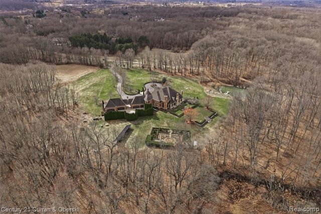11479 Clyde Road, Fenton, MI 48430