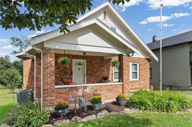 723 Old Orchard Avenue, Excelsior Springs, MO 64024