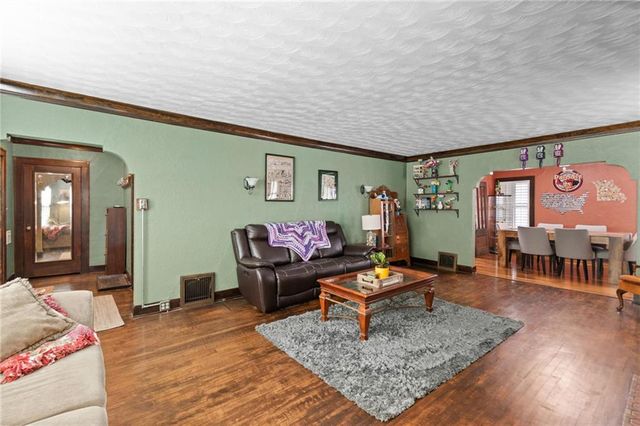 723 Old Orchard Avenue, Excelsior Springs, MO 64024