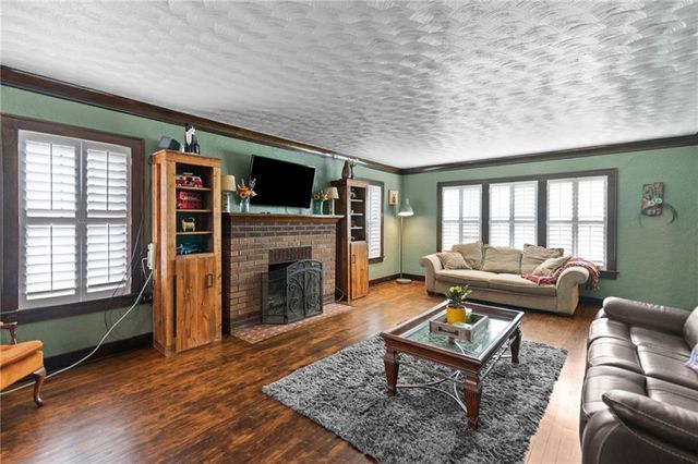 723 Old Orchard Avenue, Excelsior Springs, MO 64024